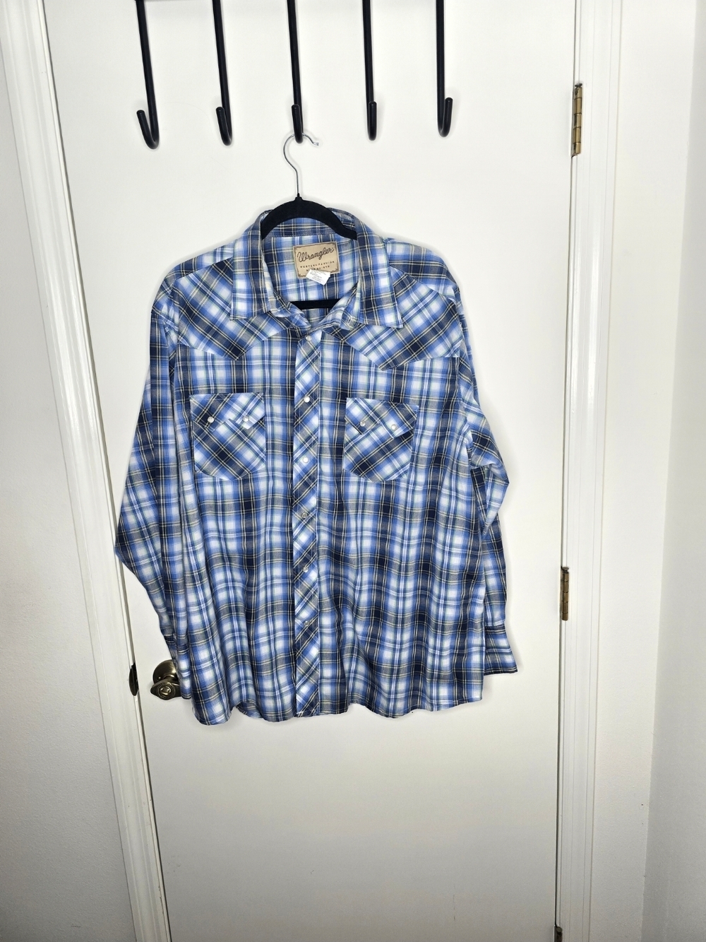 Wrangler Men's Blue and White Plaid Snap Pearl Button-Down Shirt 2X